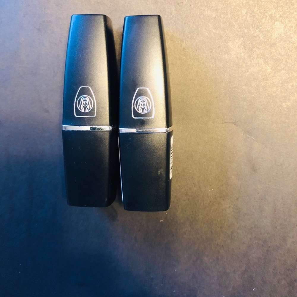 Oil of Olay Lipstick bundle (2pk)